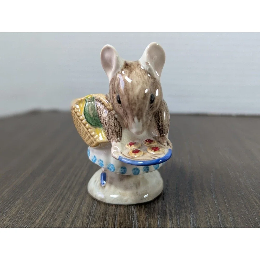 VTG ROYAL ALBERT Beatrix Potter Lady Mouse & Appley Dapply Porcelain Figurines